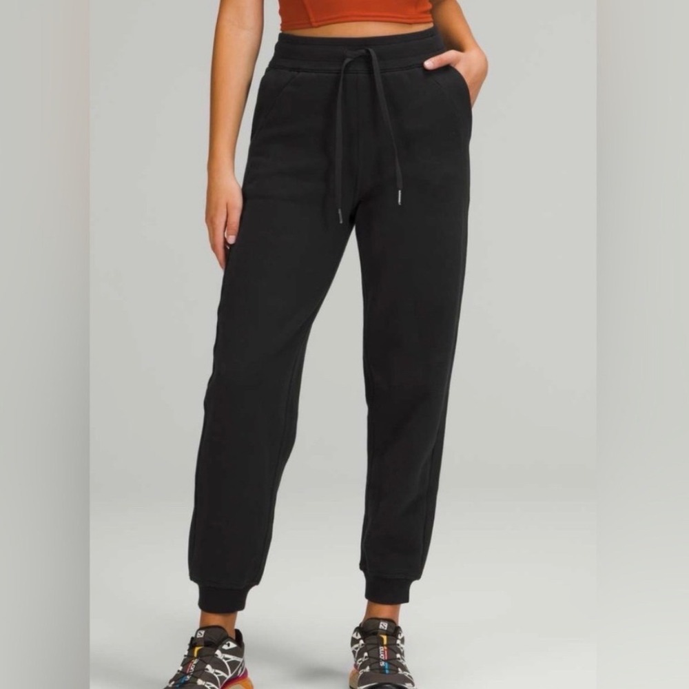 Lululemon Scuba High-Rise Jogger Black Fleece Sweatpants Size‎ 2